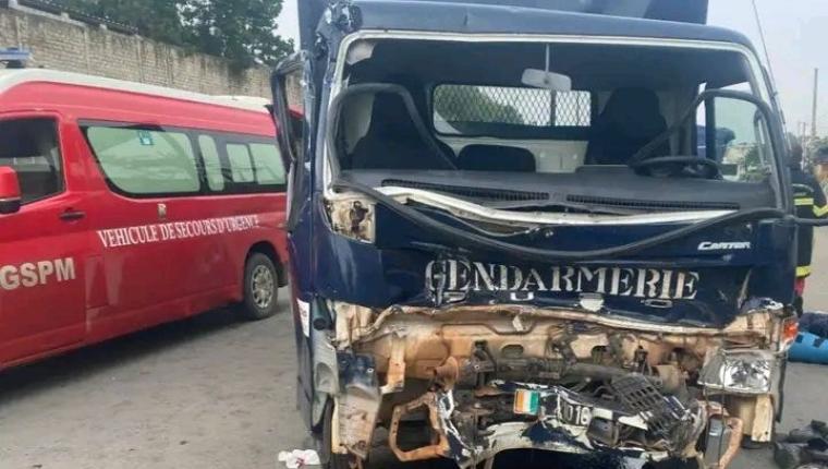 Anyama : Un véhicule de la gendarmerie entre en collision avec un camion, 16 blessés dont un grave