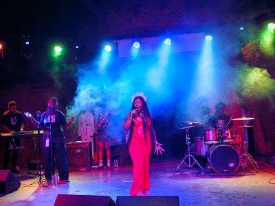 Côte d’Ivoire / Culture : Amee Slam enflamme le Wafou lors d’un concert inédit