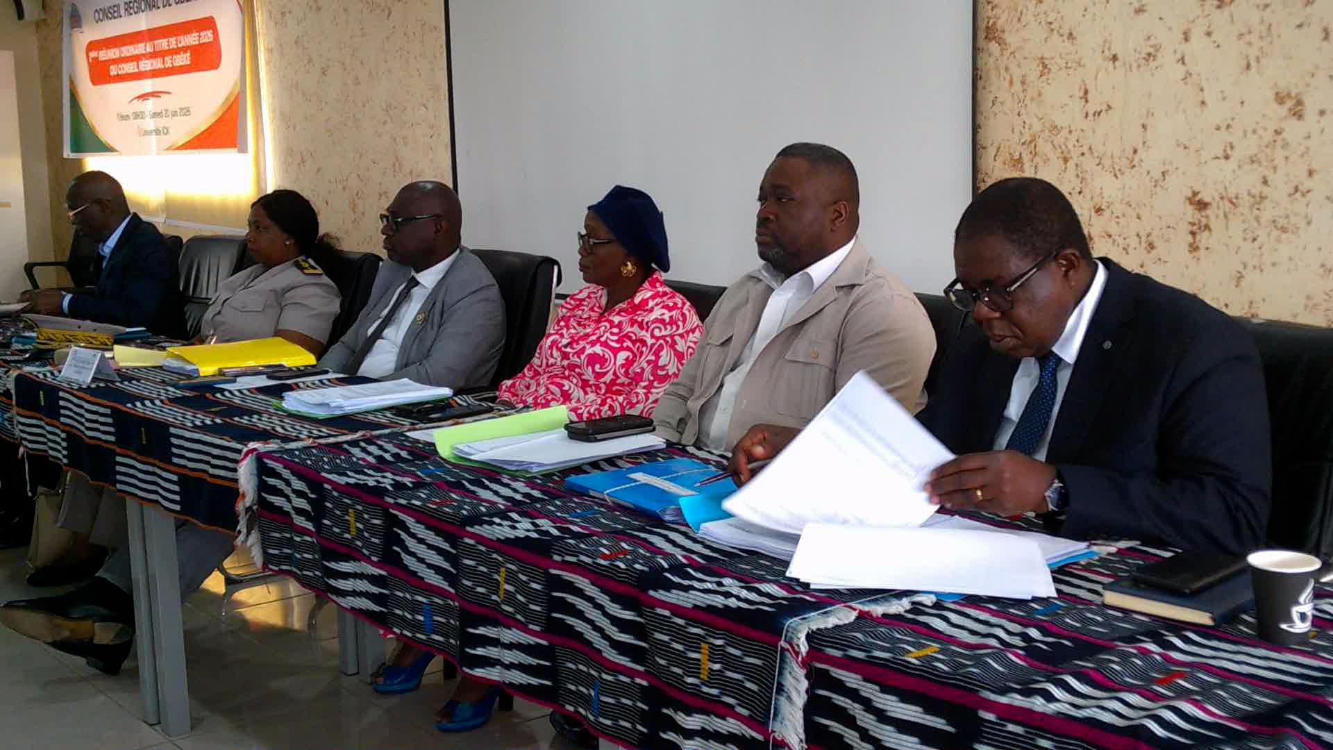 Conseil régional du Gbêkê : un programme triennal de plus de 13,8 milliards FCFA adopté pour accélérer le développement local